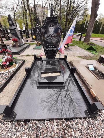 Готовая работа МРАМОР - памятник с установкой